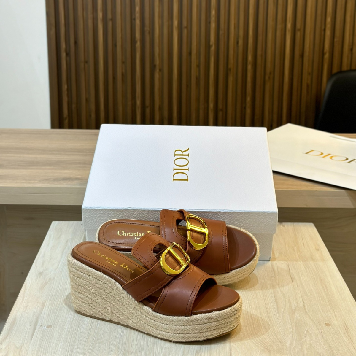 DIOR BOBBY MEDIUM BAG AND 30 MONTAIGNE WEDGE SLIDE SET