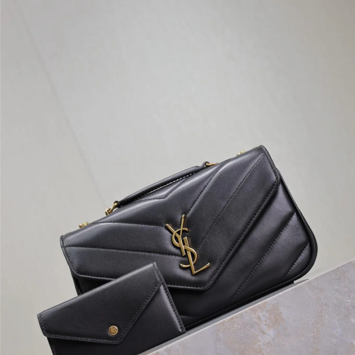 YSL SIGNATURE SET– LOULOU BAG & OPYUM SANDAL
