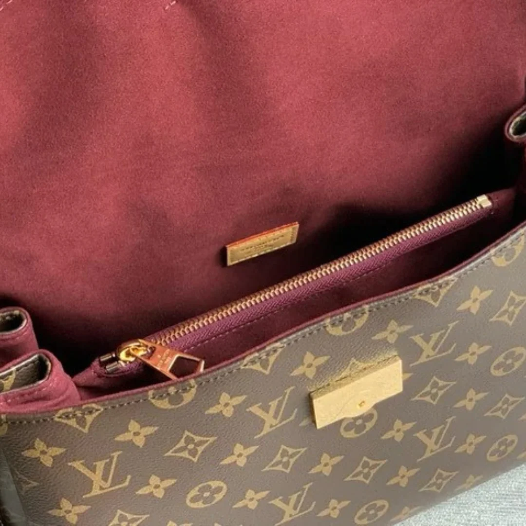 LOUIS VUITTON – HIDE AWAY MM BAG